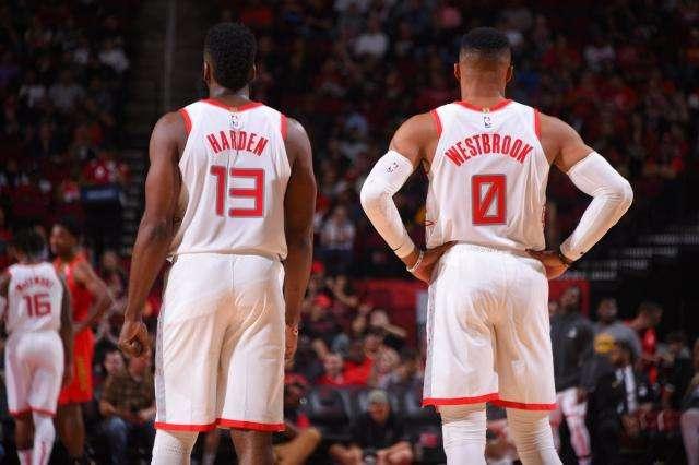 仍然占据主 仍然占据主